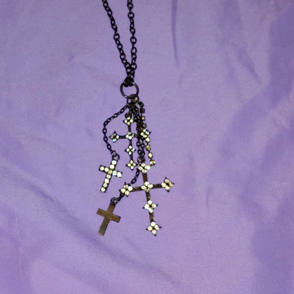 EUC RHINESTONE CROSS NECKLACE * BLACK